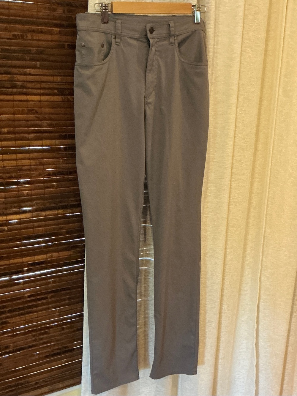 Men's Classic Straight Chinos in Gray